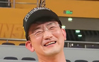 王博球迷謝幕，玩梗歡騰，呼喚冠軍導(dǎo)師，幸福滿面，爽快無比！
