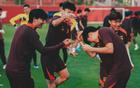 徐布勞受傷，伊萬(wàn)試料，王子銘邊鋒，楊明洋邊前衛(wèi)。
